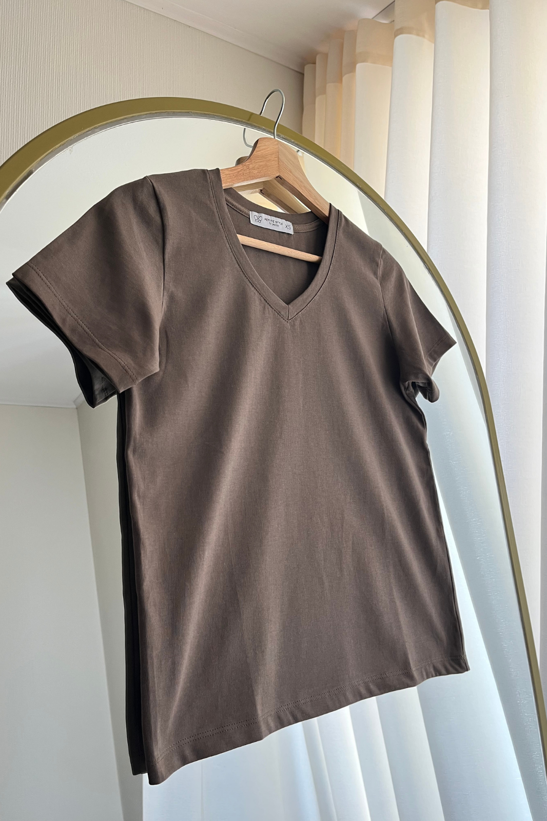 Polo Básico Petite Emma - Moca